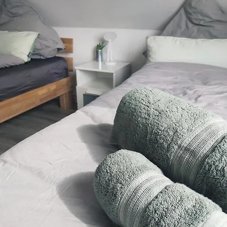 Cozy In Der Heide, Zentral Und Ruhig Шнефердинген